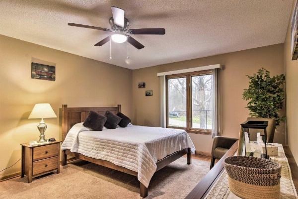Serene Orchard Park Apartment w/Large Yard & Patio image 20