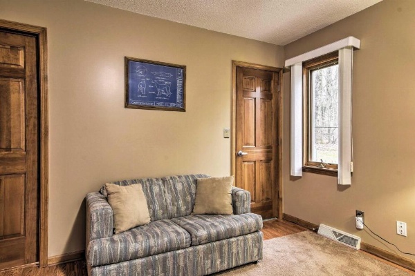 Serene Orchard Park Apartment w/Large Yard & Patio image 21