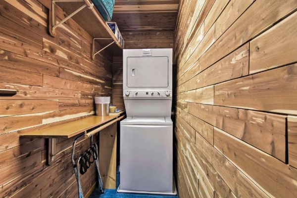 Serene Orchard Park Apartment w/Large Yard & Patio image 29