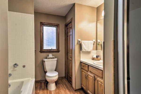 Serene Orchard Park Apartment w/Large Yard & Patio image 30